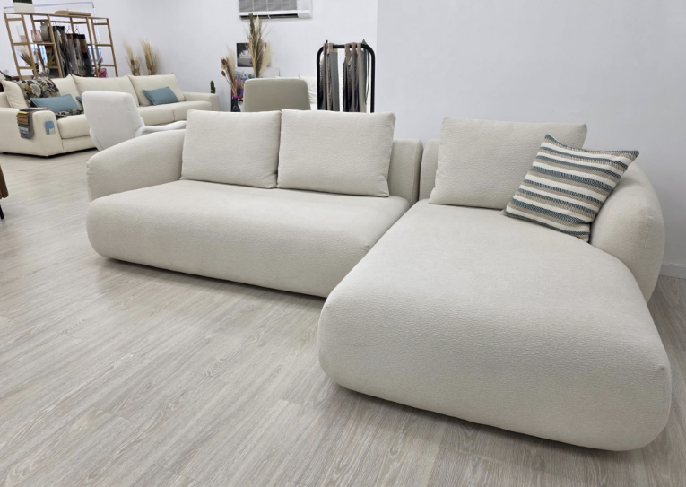 Sofá con Chaiselongue Modelo Arezzo